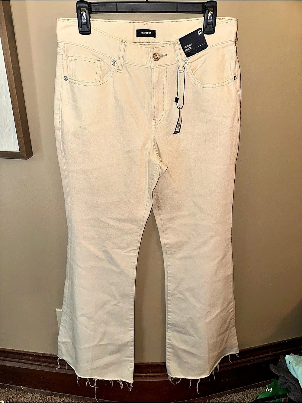 Express 70s Flare Mid Rise Jeans Cream Size 4R NWT